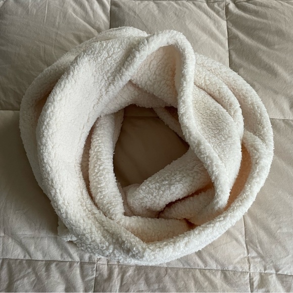 Scarf Bundle - Picture 5 of 6